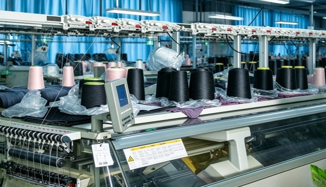 CF Flying professional flyknit manufacturer production line